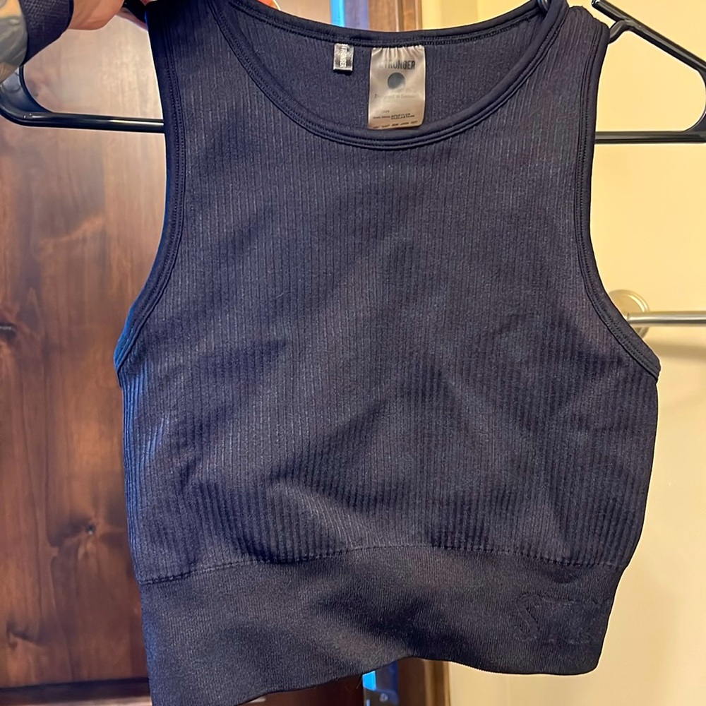 Stronger active ribbed tank/bra